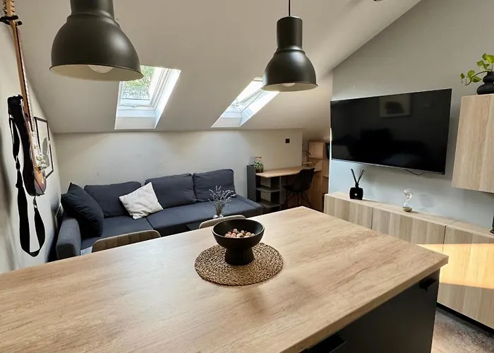 Ami & Private Parking アパート ザダル